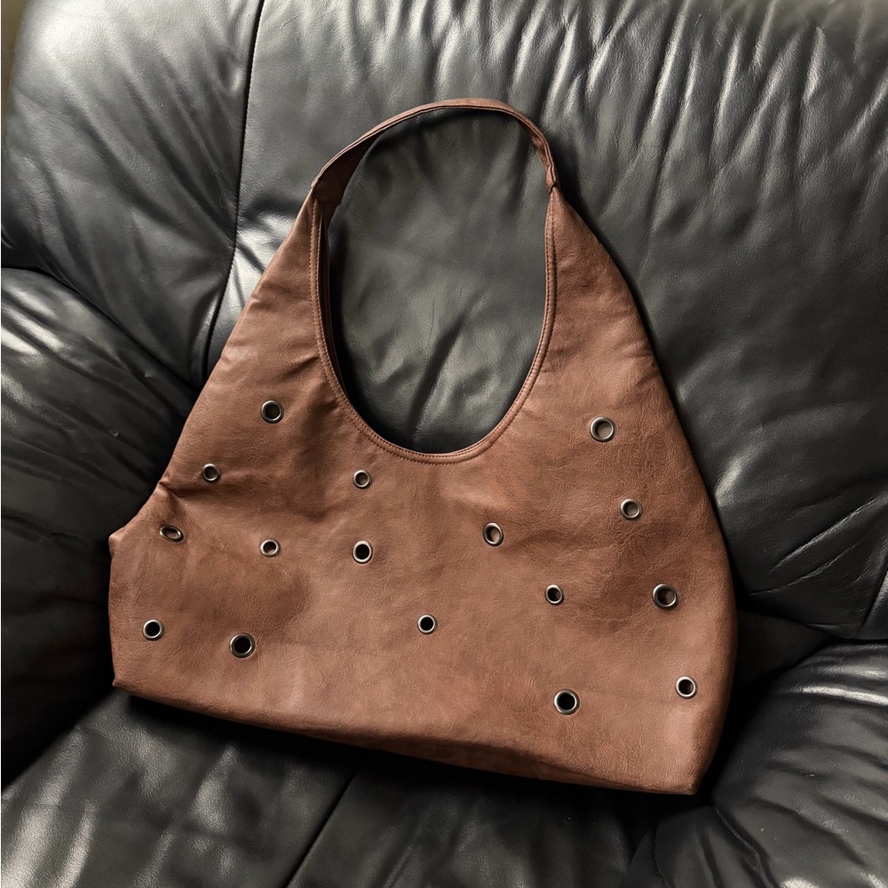 Studded Hobo Bag (Baum Und Pfendergarten)
